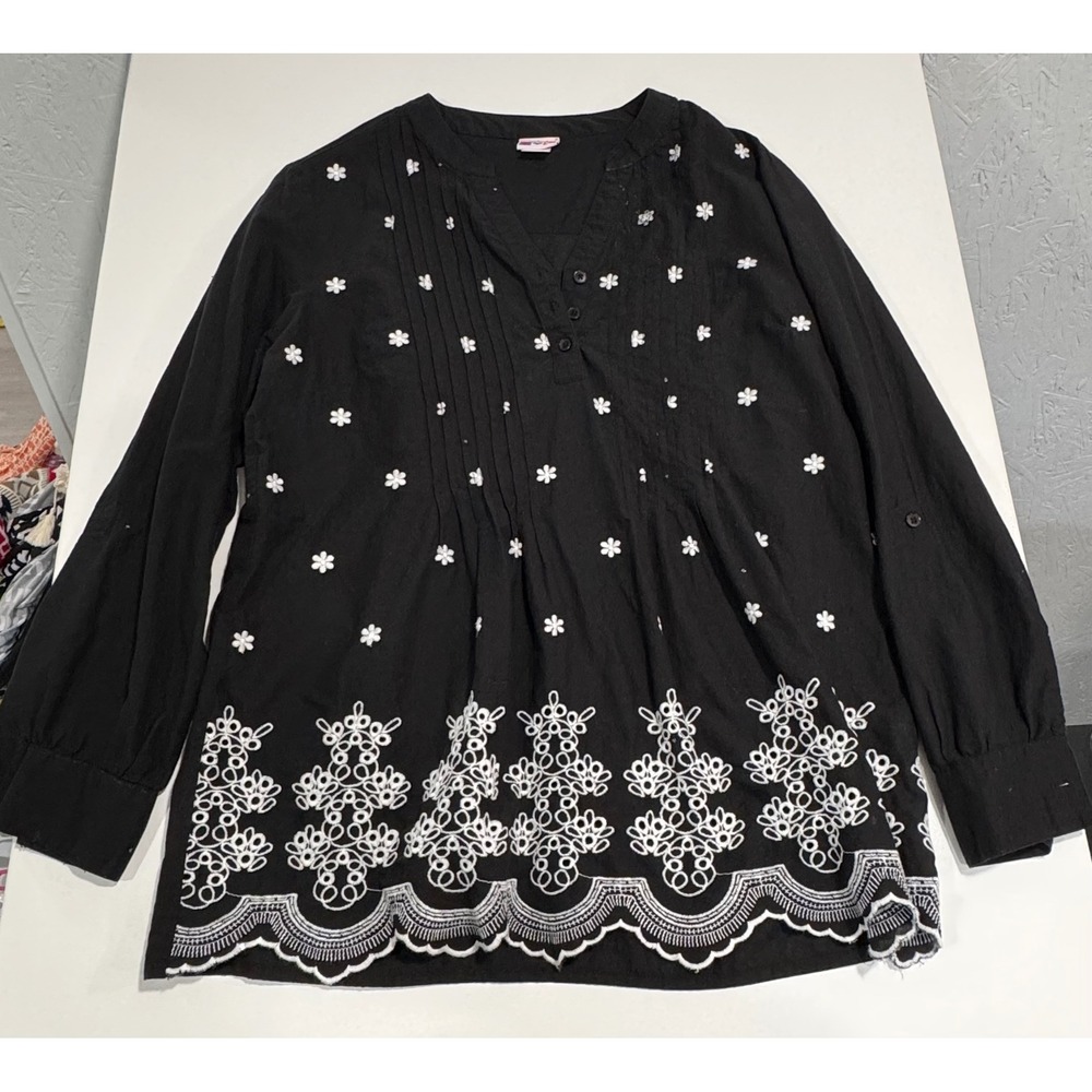 American Sweetheart Black Floral Embroidered Eyelet Pintuck Tunic Blouse Large